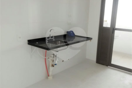 Apartamento com 2 quartos (1 suíte) e garagem à venda no Tatuapé