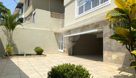 Sobrado à venda com 4 quartos, sendo 3 suítes,  em Vila Ester (zona Norte), São Paulo, SP