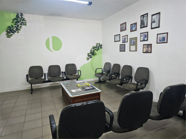 Casa à venda com 8 quartos, sendo 1 suíte,  em Vila Mariana, São Paulo, SP