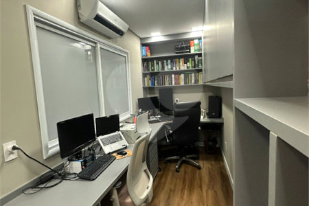 Casa à venda com 4 quartos, sendo 2 suítes, no condomínio Residencial Parque Esplanada, Votorantim - SP