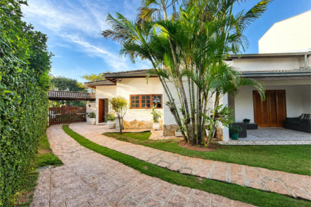 Casa à venda com 5 suítes no condomínio Parque Village Castelo, Itu - SP