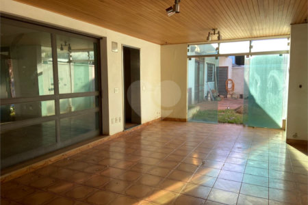Casa para alugar com 4 quartos, sendo 2 suítes, no Centro, Araraquara, SP