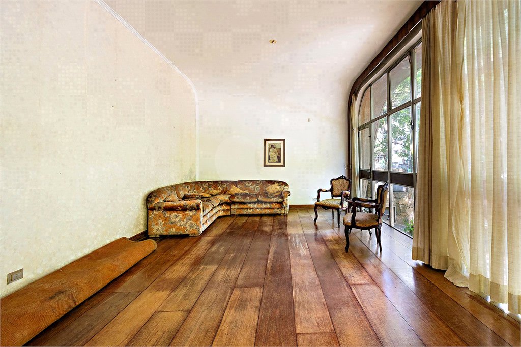 Casa Térrea à venda ou para alugar com 4 suítes em Alto da Boa Vista, São Paulo, SP