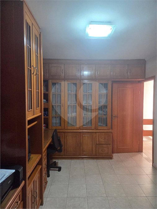 Sobrado à venda com 4 quartos, sendo 1 suíte, em Vila Graciosa, São Paulo, SP