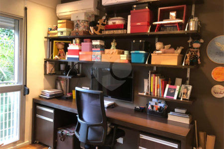 Apartamento à venda com 4 quartos, sendo 3 suítes, em Alto da Boa Vista, São Paulo, SP