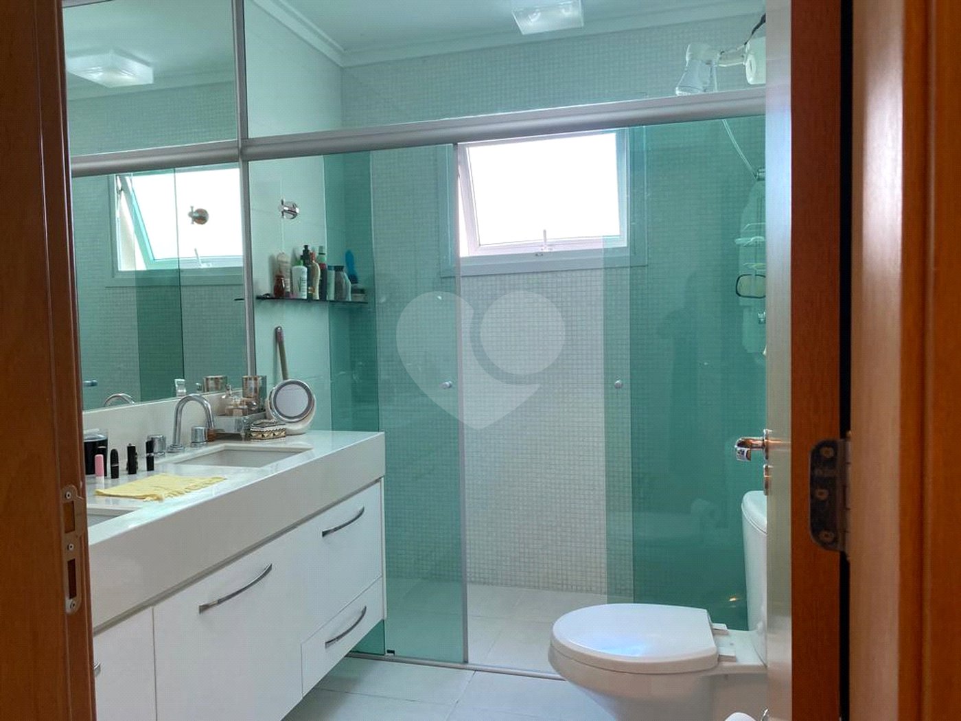 Casa à venda com 4 quartos, sendo 2 suítes, no condomínio Residencial Vila Lagos, São Paulo - SP