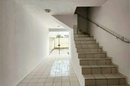 Casa à venda com 3 quartos, sendo 1 suíte,  em Jardim Celeste, São Paulo, SP