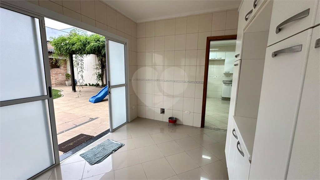 Casa à venda com 4 quartos, sendo 3 suítes, em Vila Galvão, Guarulhos, SP
