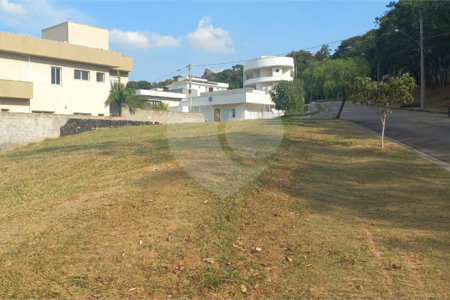 Terreno à Venda no Condomínio Santa Isabel 1