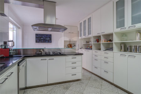 Casa à venda com 3 suítes em Alto da Boa Vista, São Paulo, SP
