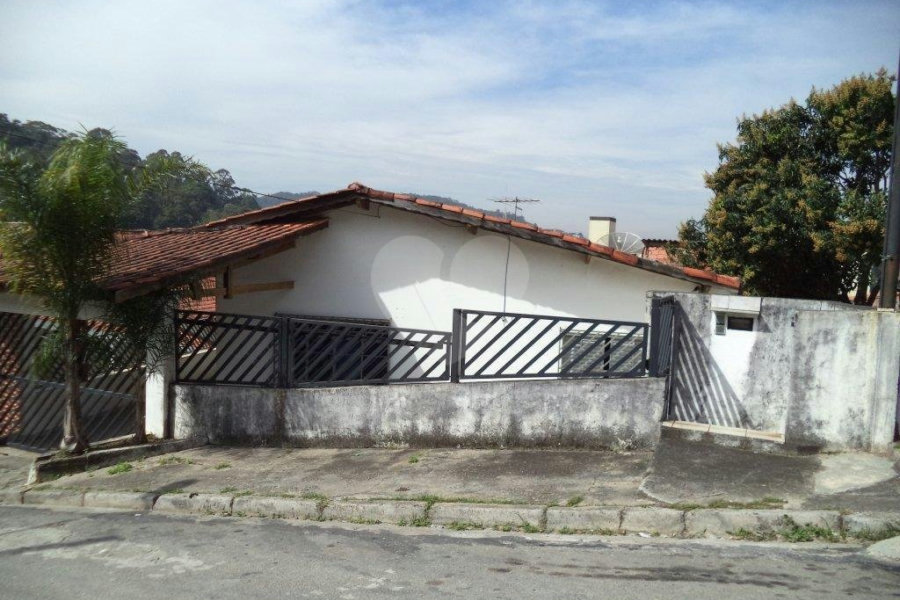 Sobrado à venda com 3 quartos, sendo 1 suíte, em Tremembé, São Paulo, SP