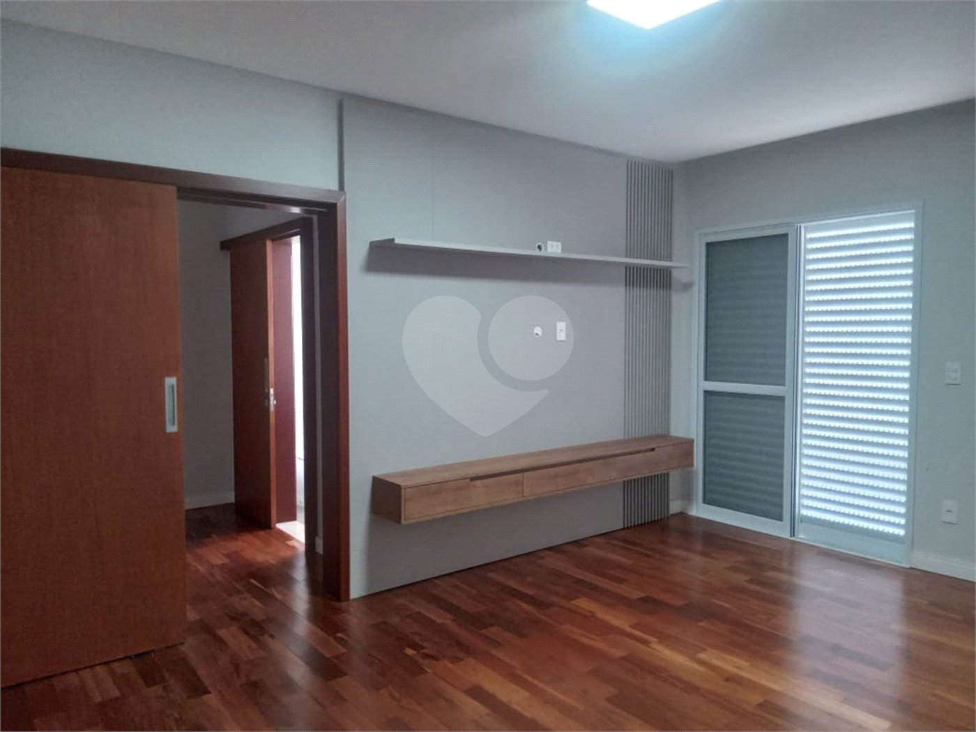 Casa à venda com 4 quartos, sendo 3 suítes,  no condomínio Residencial Montreal, São Carlos - SP