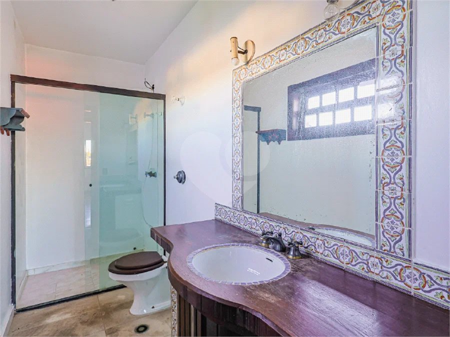 Sobrado à venda com 3 quartos, sendo 1 suíte,  em Jardim Leonor, São Paulo, SP