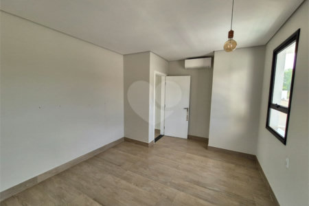 Casa à venda com 3 suítes no condomínio Terras de São Francisco, Vinhedo - SP