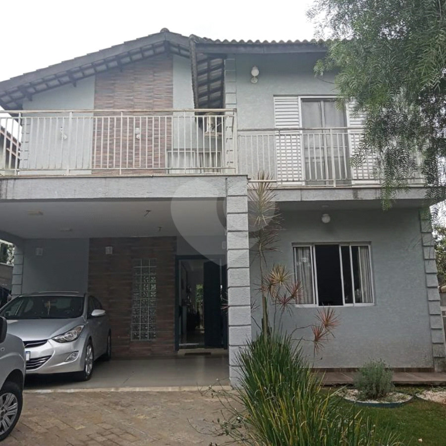Casa à venda com 4 quartos, sendo 3 suítes, no condomínio Refúgio do Sauá I, Atibaia - SP