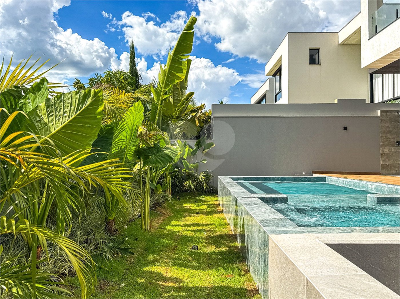 Casa à venda com 3 suítes no condomínio Jardim Vila Paradiso, Indaiatuba - SP