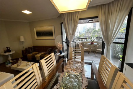 Apartamento à venda com 3 quartos, sendo 1 suíte,  em Vila Andrade, São Paulo, SP