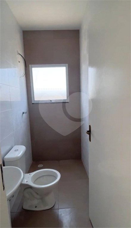 Casa à venda com 2 quartos em Chácara Holiday, Itaquaquecetuba, SP