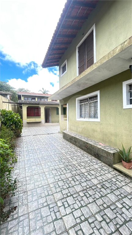 Sobrado à venda com 5 quartos em Pununduva, Cotia, SP