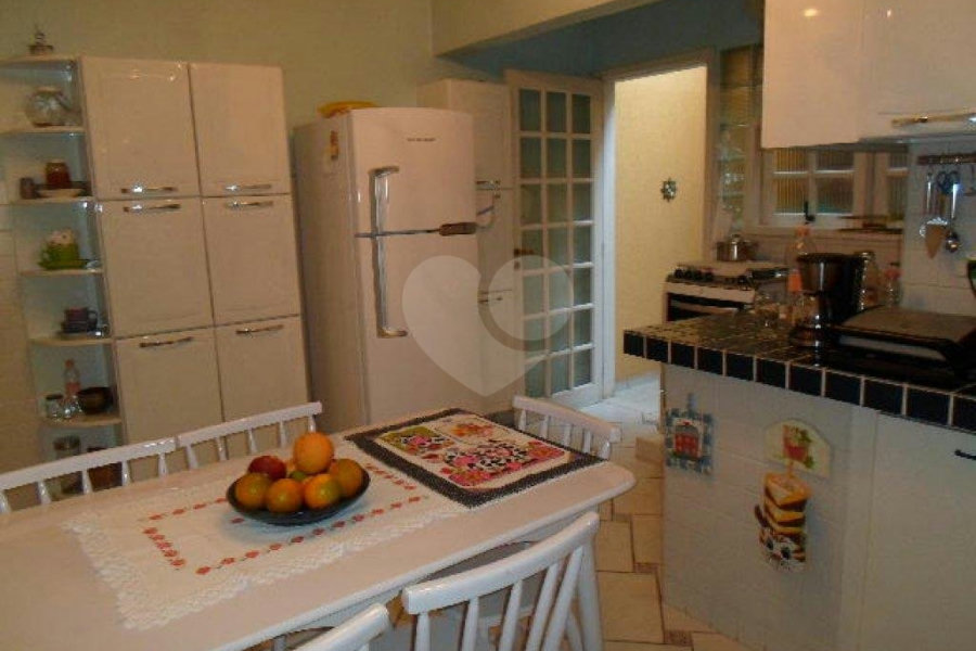 Sobrado à venda com 2 quartos em Tremembé, São Paulo, SP