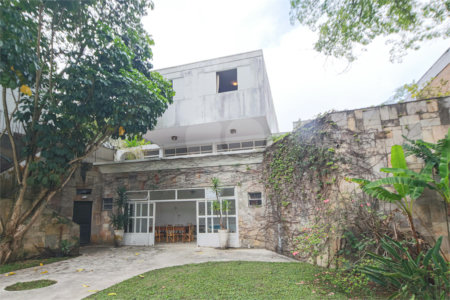 Sobrado à venda com 4 quartos, sendo 3 suítes, em Chácara Monte Alegre, São Paulo, SP