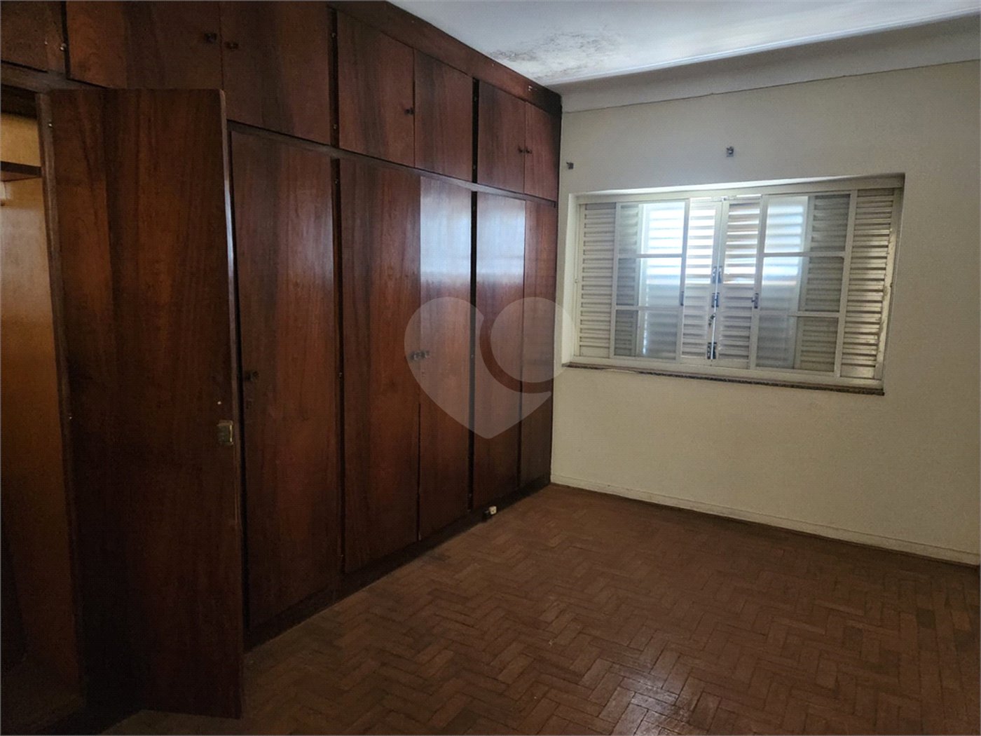 Sobrado à venda com 4 quartos, sendo 1 suíte, no Centro, Araraquara, SP