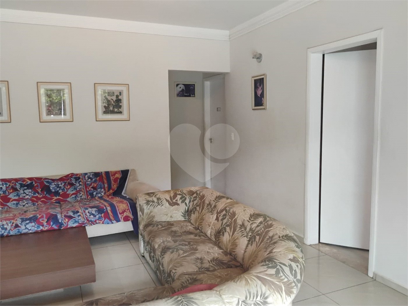 Casa à venda com 3 quartos, sendo 1 suíte,  em Vila Suissa, Mogi das Cruzes, SP