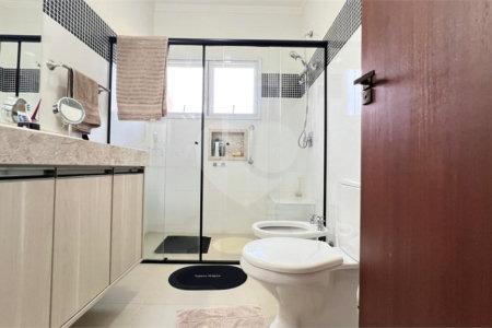 Casa à venda com 3 suítes no condomínio Haras Paineiras, Salto - SP