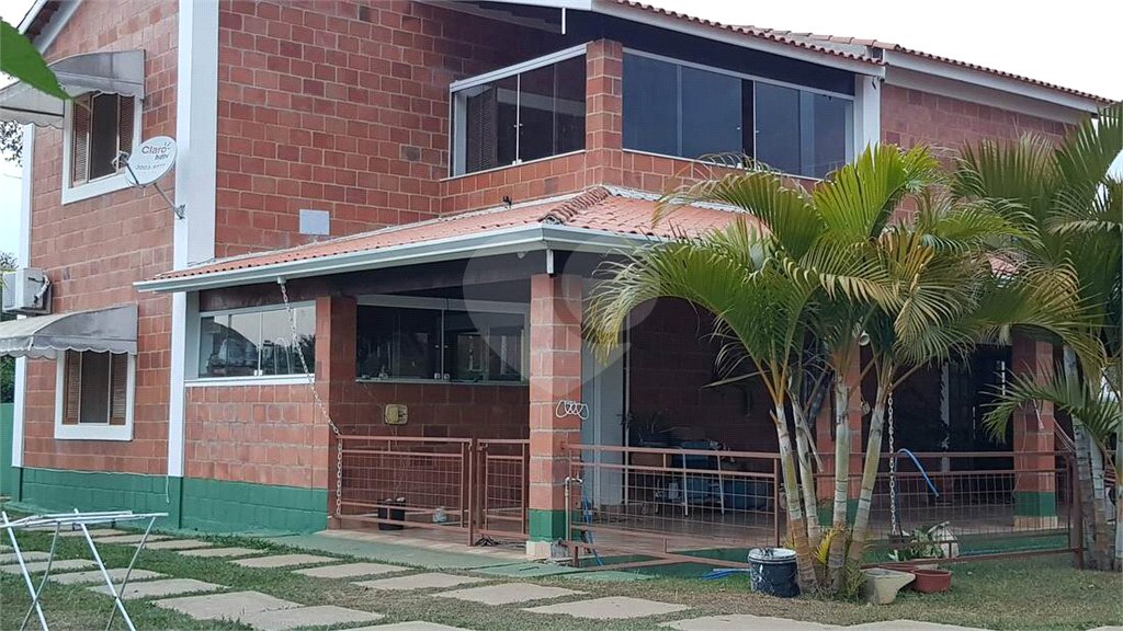 Chácara à venda com 3 quartos, sendo 1 suíte, no Centro, Araçoiaba da Serra, SP