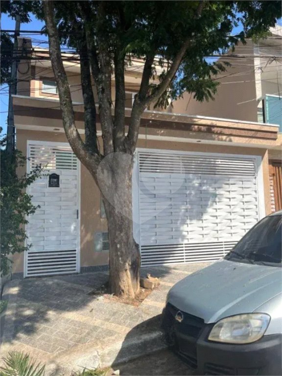 Sobrado à venda ou para alugar com 3 suítes em Vila Pedra Branca, São Paulo, SP