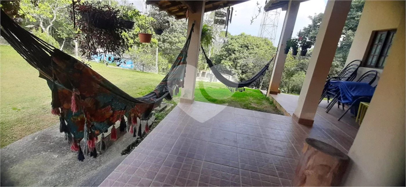 Sobrado à venda com 5 quartos, sendo 1 suíte, em Olho D'água, Mairiporã, SP