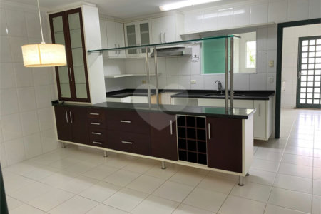 Sobrado à venda com 3 quartos, sendo 1 suíte, em Vila Lageado, São Paulo, SP