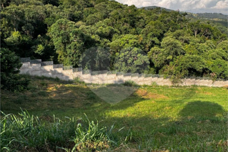 Terreno à venda com 1 suíte no condomínio Residencial Campo de Toscana, Vinhedo - SP