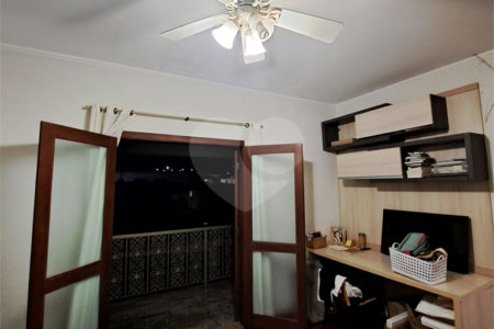 Sobrado à venda com 4 quartos, sendo 2 suítes, em Vila José Bonifácio, Araraquara, SP