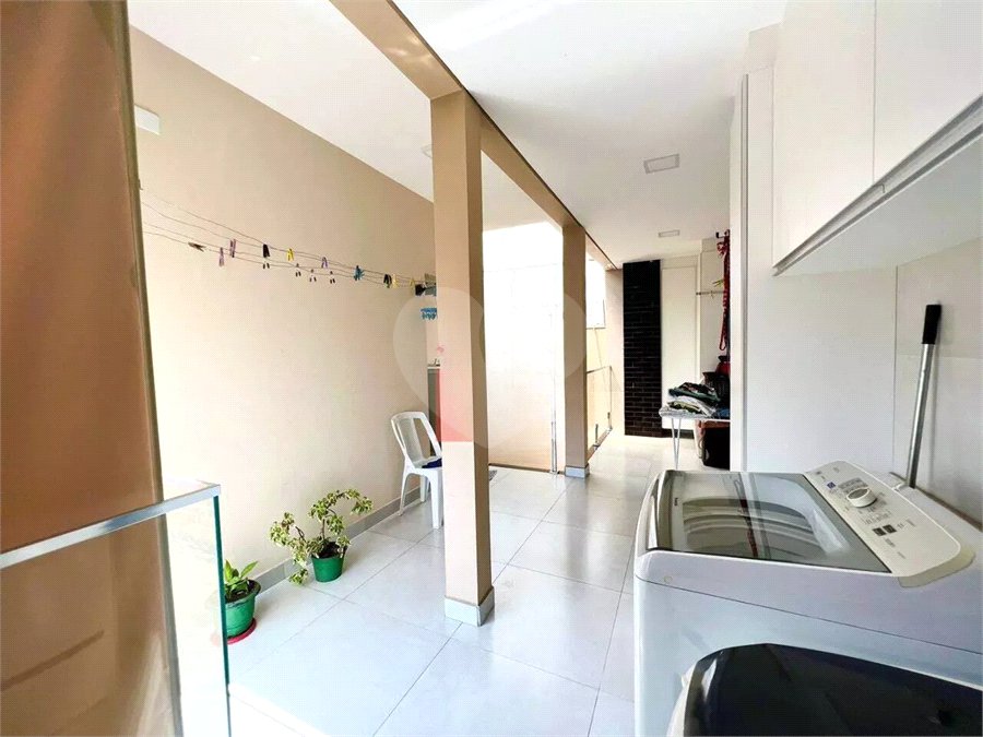 Sobrado à venda com 3 quartos, sendo 1 suíte,  em Residencial Jardim Nathália, Sorocaba, SP
