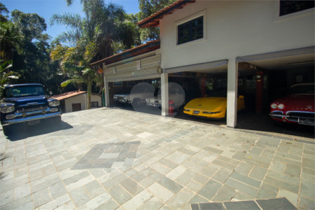 Casa à venda com 4 suítes no condomínio Sítio Primavera, São Roque - SP