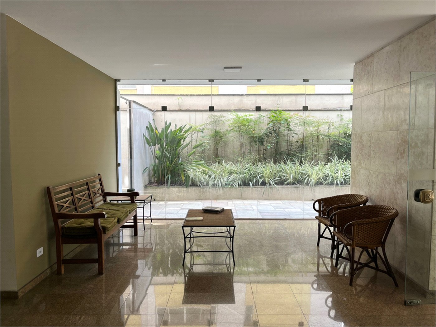 Apartamento à venda com 3 quartos, sendo 1 suíte,  em Itaim Bibi, São Paulo, SP