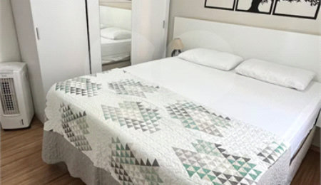 Apartamento à venda com 2 quartos, sendo 1 suíte,  em Jardim Carambeí, São Roque, SP