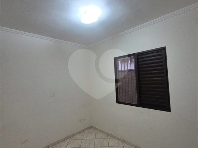 Sobrado à venda com 3 quartos, sendo 1 suíte,  em Vila Bonilha, São Paulo, SP