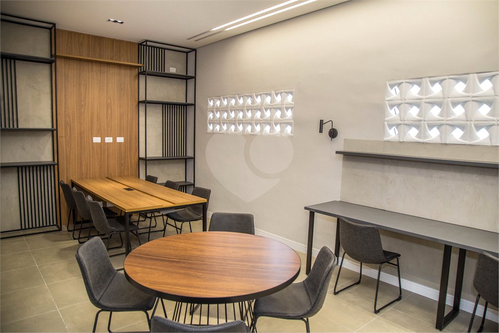 Apartamento à venda com 3 quartos, sendo 1 suíte,  em Jardim Oswaldo Cruz, São José dos Campos, SP