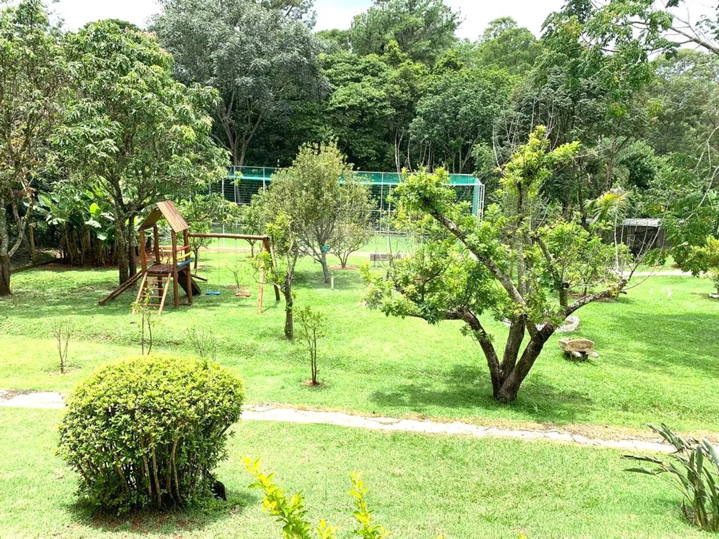 Casa à venda com 10 quartos, sendo 3 suítes, no condomínio Chácaras Campo Verde, Campo Limpo Paulista - SP