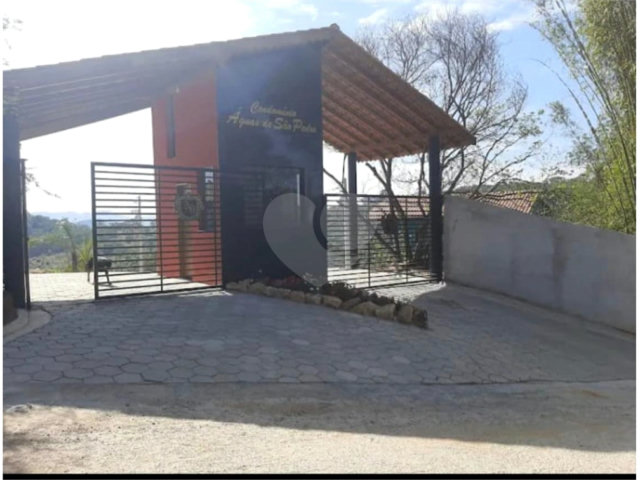 Casa à venda com 2 quartos no condomínio Águas de São Pedro, Mairiporã - SP