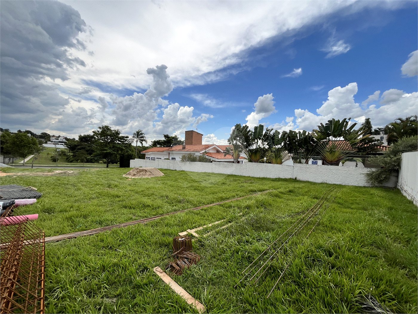 Terreno à venda no condomínio Residencial Saint Charbel, Araçoiaba da Serra - SP
