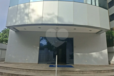 SALA COMERCIAL DE 90 M² COM 12 BAIAS, SALA DE REUNIÃO, AR-CONDICIONADO CENTRAL E 2 VAGAS!