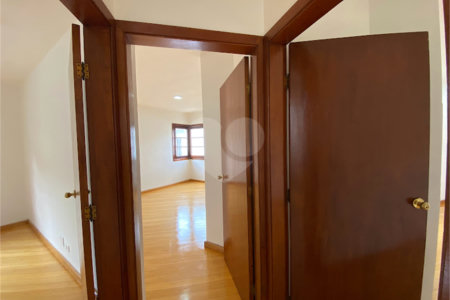 Sobrado à venda com 7 quartos, sendo 2 suítes, em Brooklin Paulista, São Paulo, SP