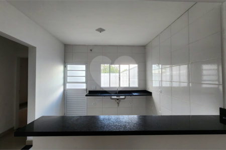 Casa à venda com 2 quartos, sendo 1 suíte, em Residencial Vila Martins, Salto, SP