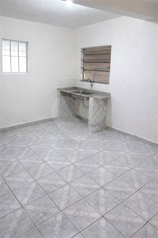 Casa à venda com 3 quartos, sendo 1 suíte, em Jardim Campo Limpo, São Paulo, SP