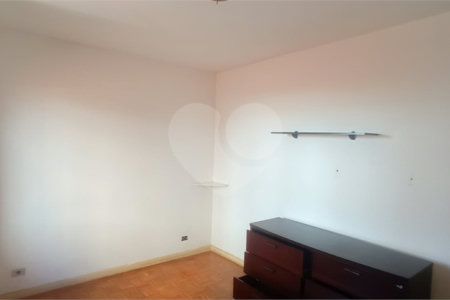 Sobrado à venda com 3 quartos em Água Fria, São Paulo, SP