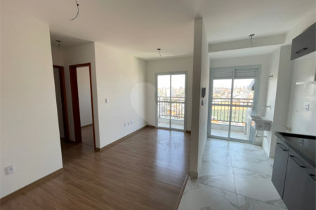 Apartamento à venda com 2 quartos, sendo 1 suíte,  em Parada Inglesa, São Paulo, SP