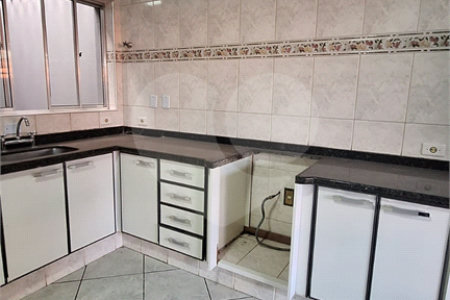 Sobrado à venda com 2 suítes em Jardim Itamaracá, Indaiatuba, SP